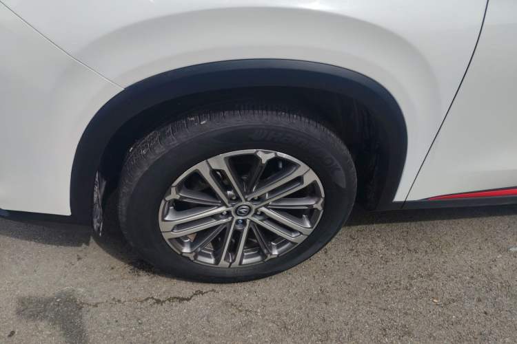 Used CHANGAN CS75 PLUS 2022 1.5T Automatic Luxury Model Left Front Wheel Hub