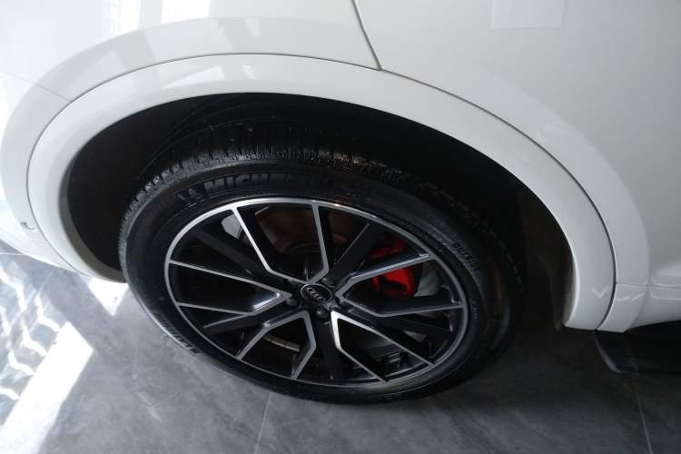 Used Audi Q5L 2024 45 TFSI Luxury Dynamic Model Right Rear Wheel Hub