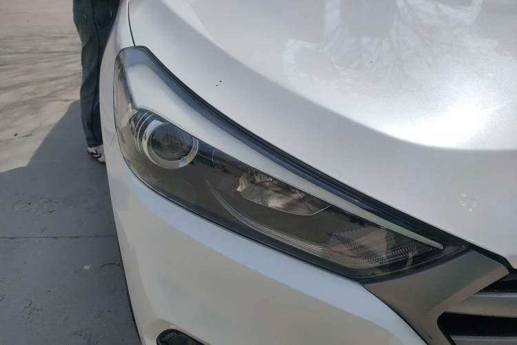 Used Hyundai Tucson 2015 1.6T Dual-Clutch Two-Wheel-Drive Smart Model Right Front Headlight