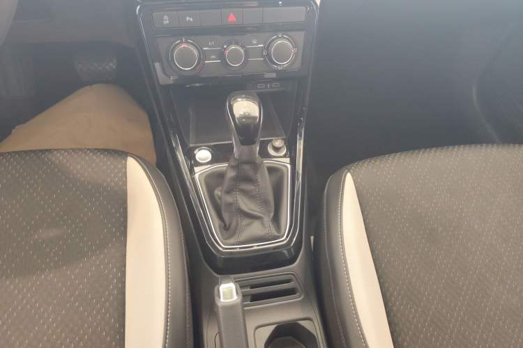 Used Volkswagen Tacqua 2021 200TSI DSG JoyConnect Edition