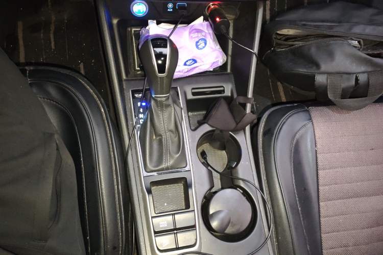 Used Hyundai Tucson 2018 1.6T Dual-Clutch Two-Wheel Drive 15th Anniversary Special Edition Gear Lever