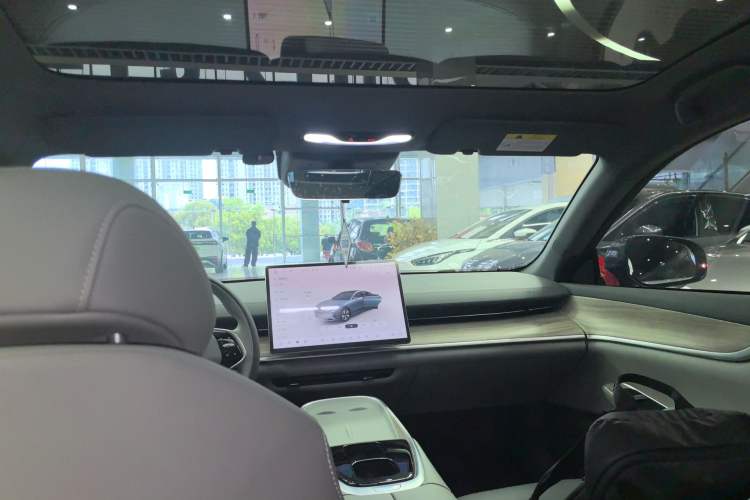 Used CHANGAN NEVO A07 2024 All-Electric "True Fragrant" Edition 515 Elite Model Headliner