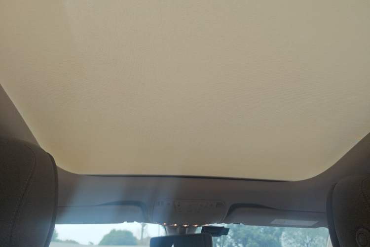 Used Mercedes-Benz E-Class 2017 E 300 L Sporty and Stylish Model
