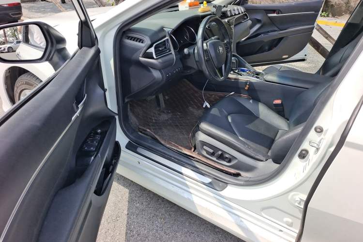 Used Toyota Camry 2019 Revised Version 2.0G Luxury Edition