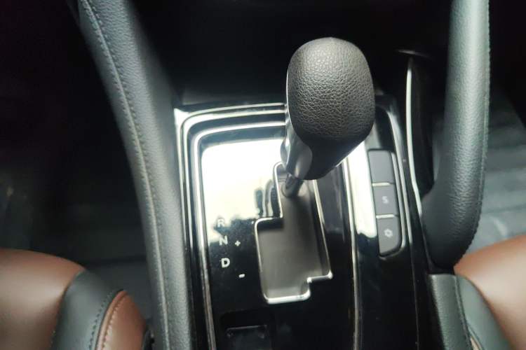 Used Dongfeng Aeolus AX7 2018 Classic 1.6T Automatic Luxury Model