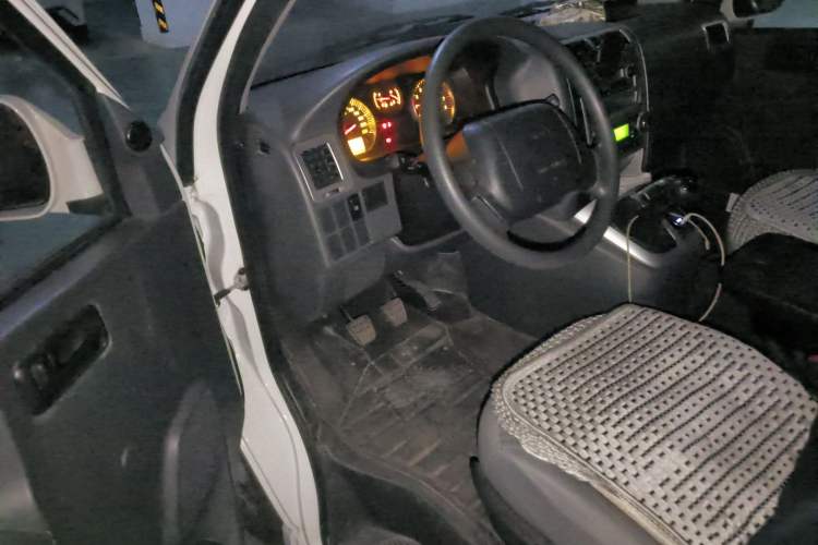 Used Jinbei Express 2020 2.0L Upgraded Version China VI Standard 6-Seater 1TZS