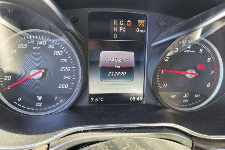 Used Mercedes-Benz V-Class 2016 V 260 Avantgarde Edition