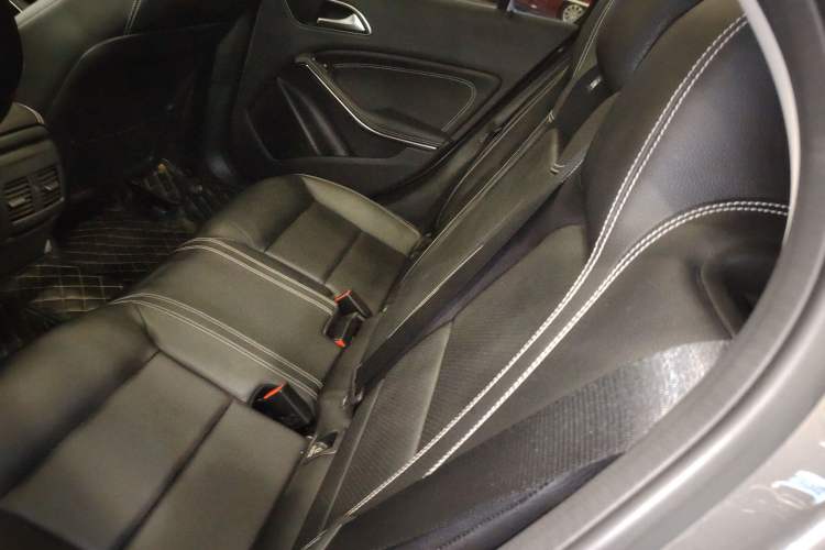 Used Mercedes-Benz GLA 2016 GLA 200 Fashion Model Left Rear Seat