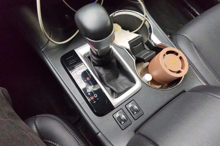 Used Toyota Highlander 2017 2.0T Four-Wheel Drive Luxury Edition 7 Seats