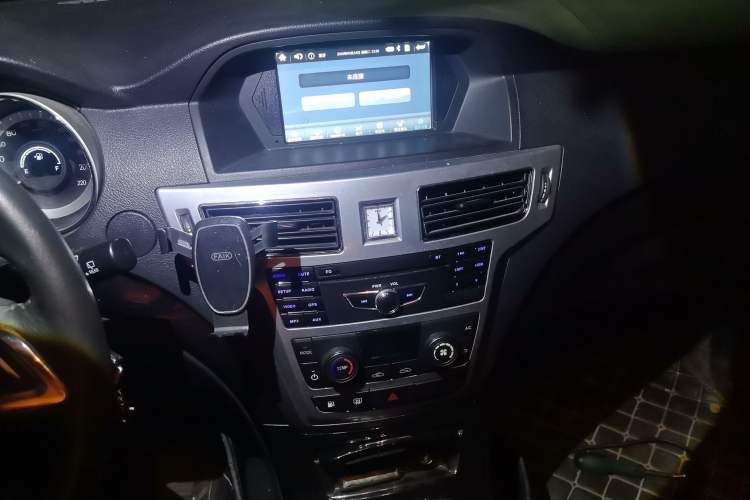 Used Foday Landfort 2015 1.9T Diesel Two-Wheel Drive Standard Edition 7 Seats
