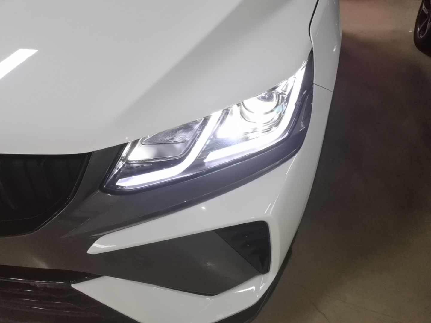 Geely Auto Coolray 2024 1.5T DCT Longteng Edition — снимка 8