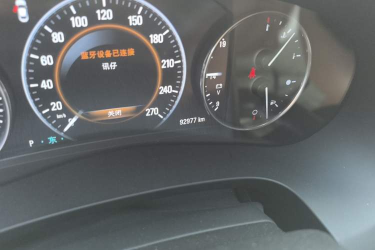 Used Buick LaCrosse 2018 28T Luxury Model Odometer Close Up