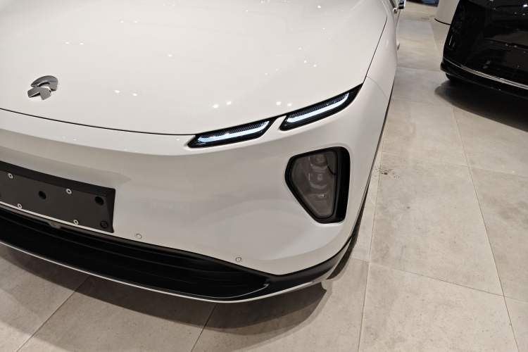 Used Nio EC6 2024 75 kWh Left Front Headlight
