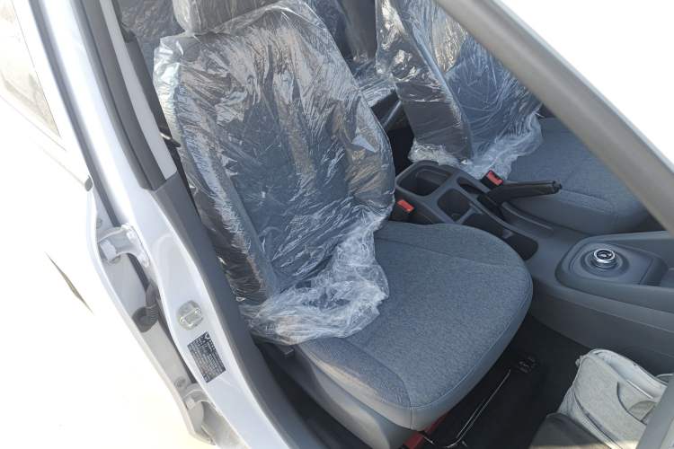 Used Wuling Hongguang New Energy 2025 Extended-Range Hybrid 50 km Standard Version