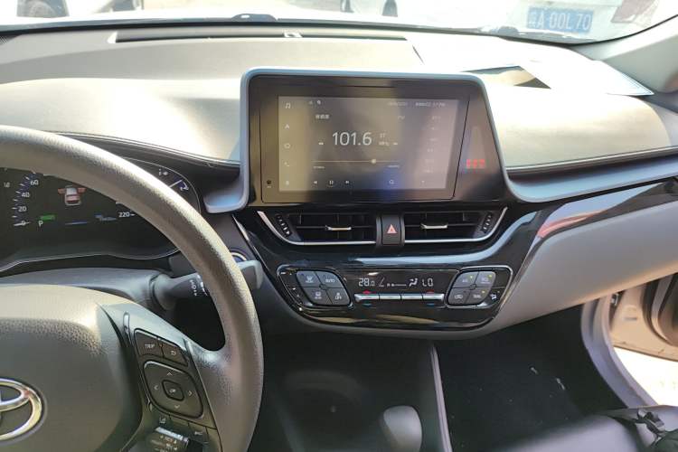 Used Toyota IZOA 2021 Dual-Motor 2.0L Yixiang Edition Audio And AC Panel