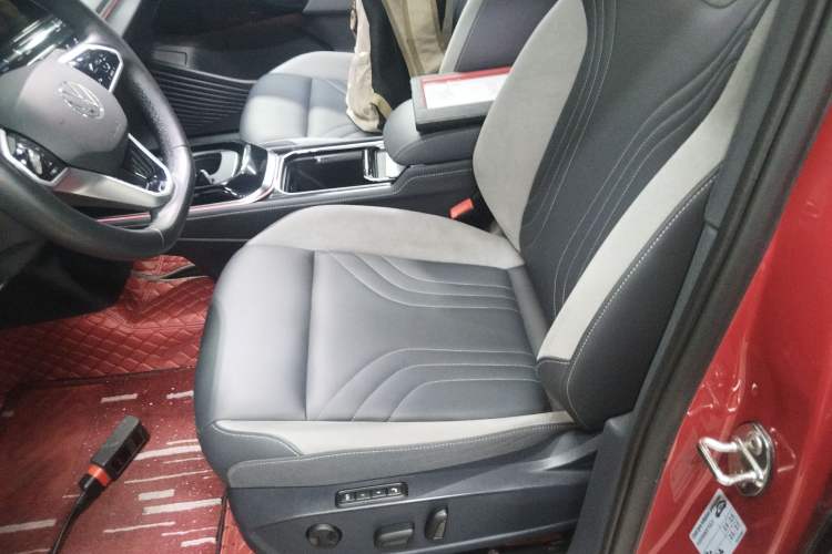 Used Volkswagen ID.4 CROZZ 2021 Long-Range PRO Two-Wheel Drive Version
