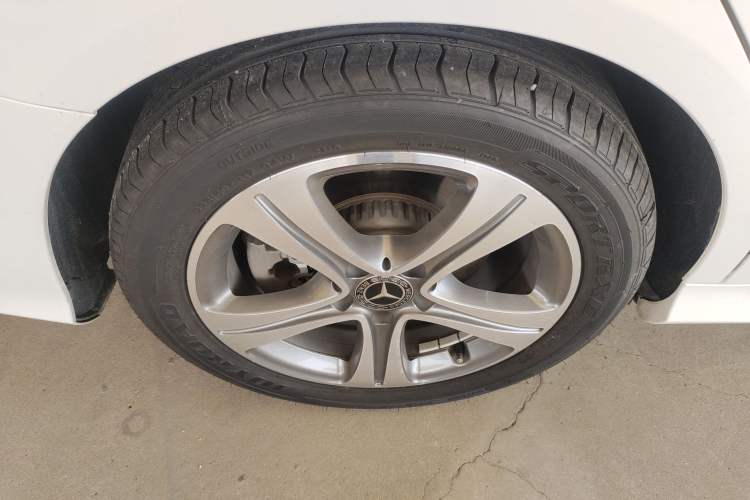 Used Mercedes-Benz C-Class 2019 Restyled C 260 L Sport Edition Right Rear Wheel Hub