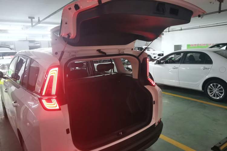 Used Bestune NAT 2023 PRO Comfort Travel Edition 419km Trunk