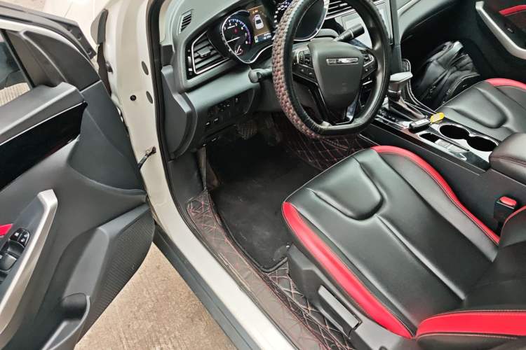 Used Venucia D60 2019 100 000 Honor 1.6L XL CVT Chenku Edition China VI Standard
