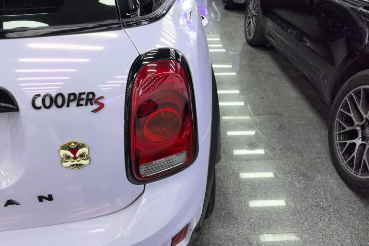 Used MINI Countryman 2017 2.0T COOPER S ALL4 Traveler Right Rear Taillight