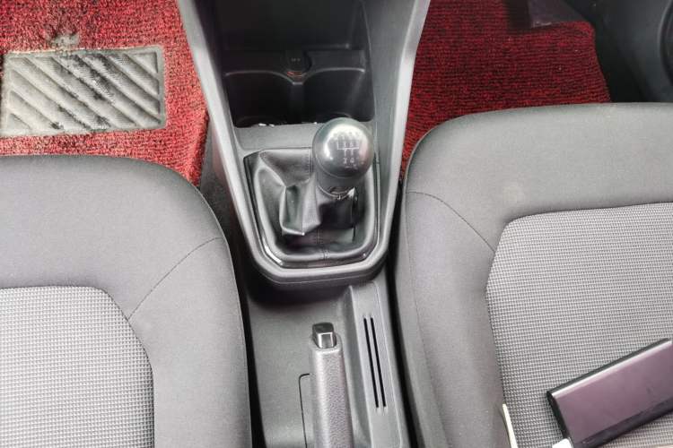 Used Volkswagen Jetta 2017 1.4L Manual Fashion Edition Gear Lever