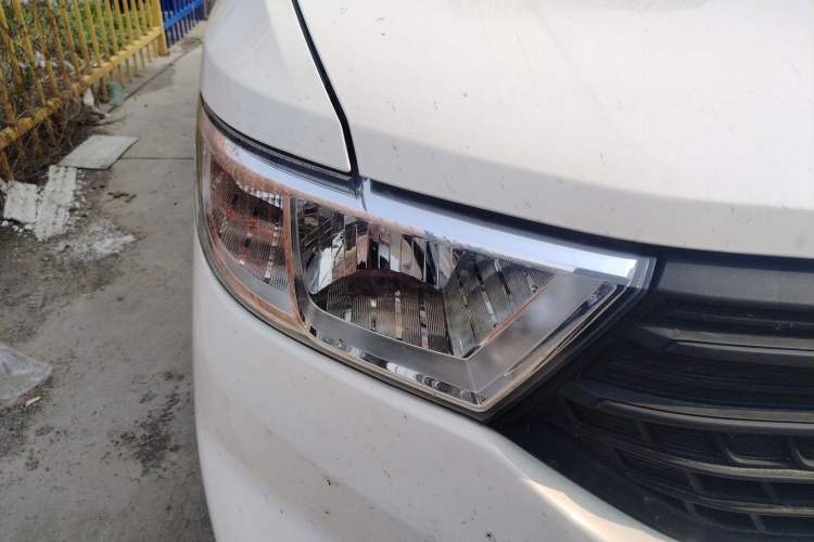 Used Wuling Hongguang V 2022 1.5L Jingqu Version Hydraulic Power Steering LAR