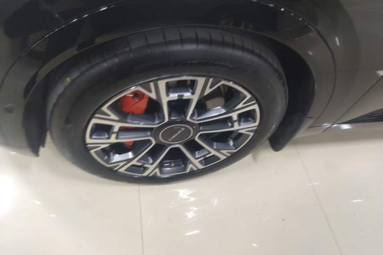 Used Lynk & Co 900 2025 1.5T Ultra
