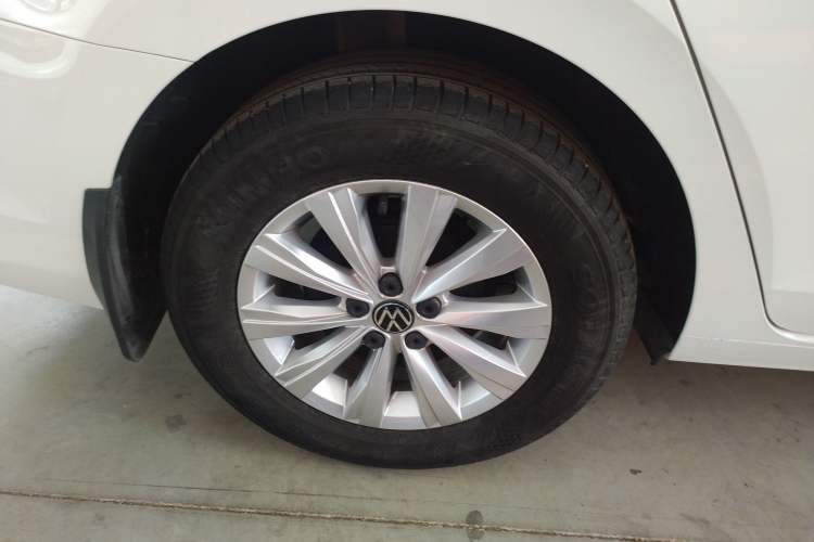 Used Volkswagen Lavida 2023 New Rui 1.5L Automatic New Yi Edition Right Rear Wheel Hub