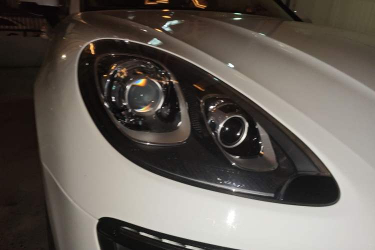 Used Porsche Macan 2017 Macan 2.0T Right Front Headlight