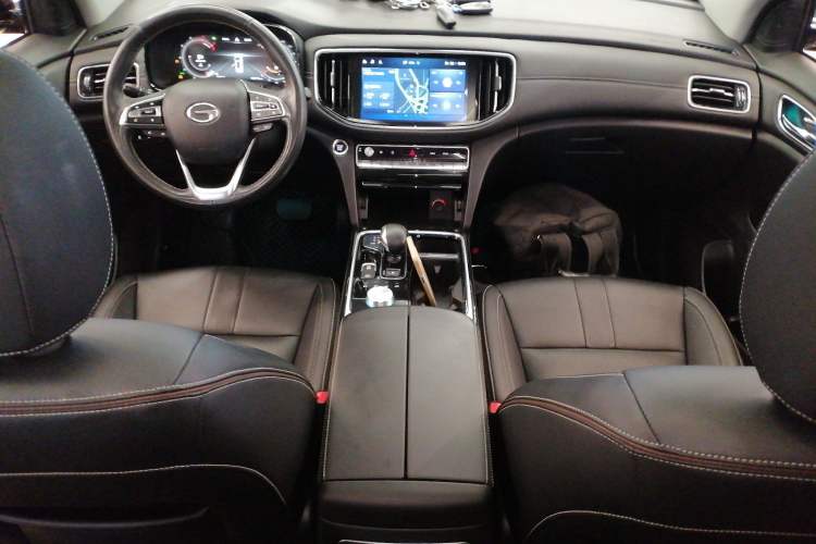 Used GAC Trumpchi GS8 2020 390T Four-Wheel Drive Luxury Smart Connectivity Commemorative Edition (7 Seats) Center Console