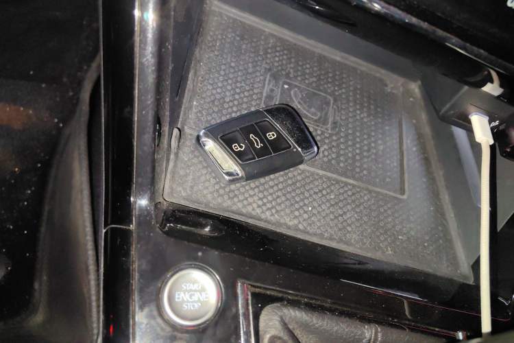 Used Volkswagen Passat 2020 Revised Version 330TSI Luxury Edition China VI Standard