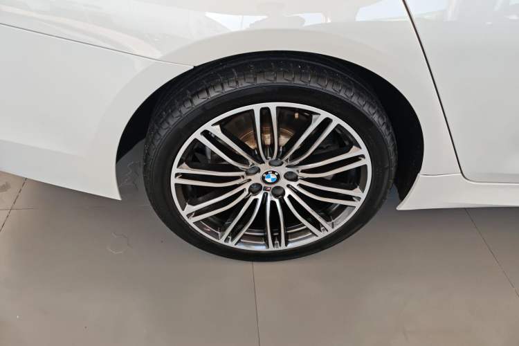 Used BMW 5 Series 2018 Restyled 530Li Leading Edition M Sport Package
