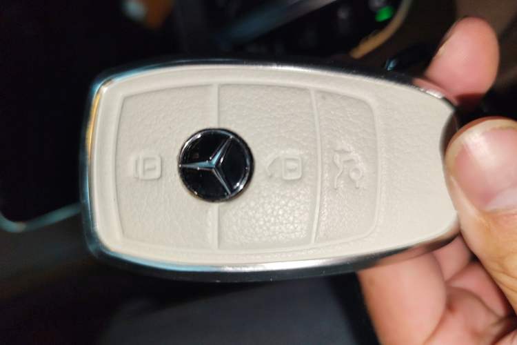 Used Mercedes-Benz E-Class 2022 Second Facelift E 300 L Luxury Edition
