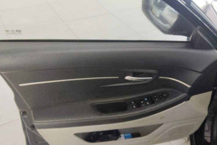 Used BAIC Senova D50 2014 1.5L manual standard version
