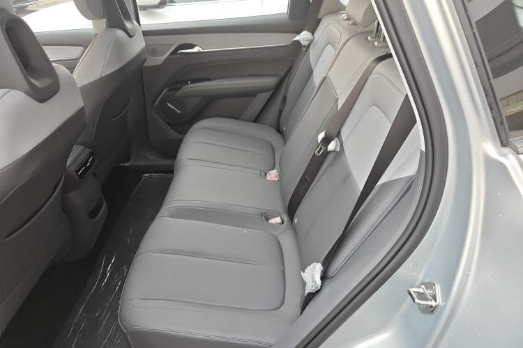 Used Bestune Yueyi 03 2025 445km Joyful Edition
