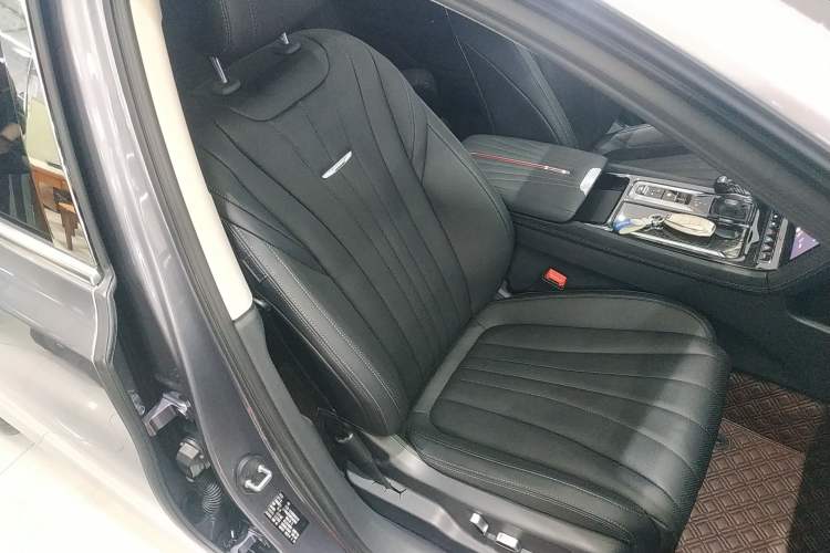 Used Hongqi H5 2023 2.0T Automatic Smart Connect Flagship Edition
