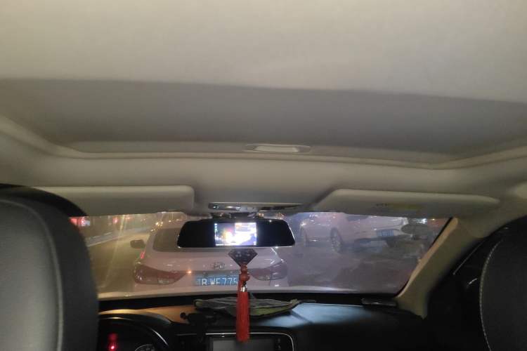 Used Mitsubishi Outlander 2017 2.0L Two-Wheel Drive Glory Edition 5 Seats