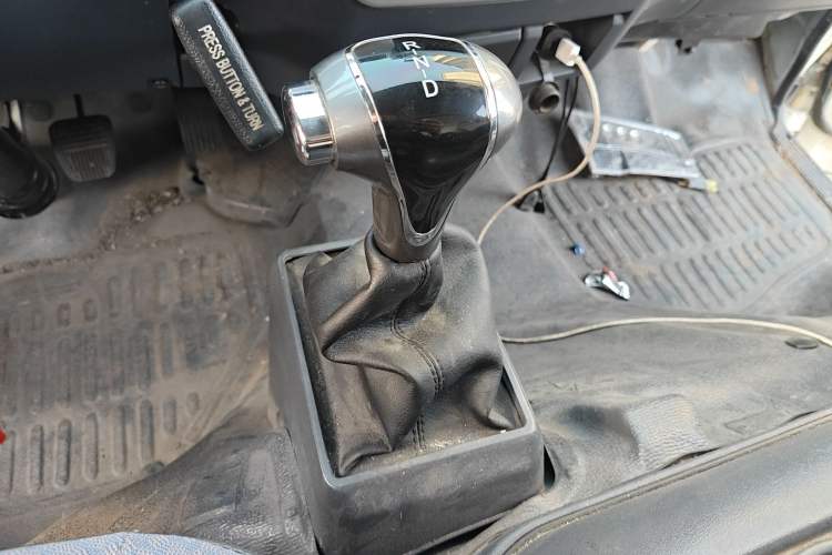 Used King Long Longyao 8 2021 41-Foot Cargo Van with Mid-Roof
