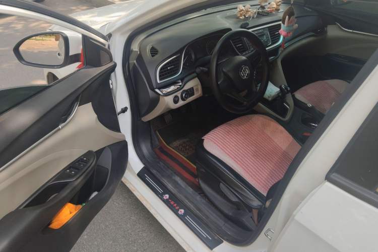 Used Buick GT 2018 15T Manual Entry-Level Version China V Standard Driver Seat