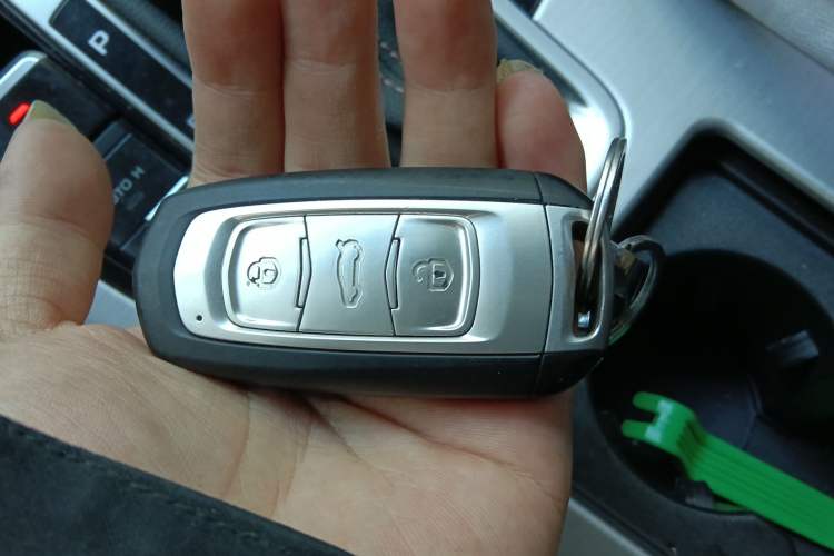 Used Geely Auto Emgrand X7 Sport 2016 1.8TD Automatic ZhiZun Version Vehicle Key