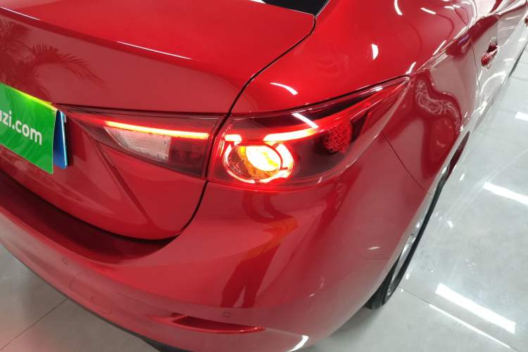 Used Mazda Mazda 3 Axela 2019 Cloud-Controlled Sedan 1.5L Automatic Luxury Model China VI Standard