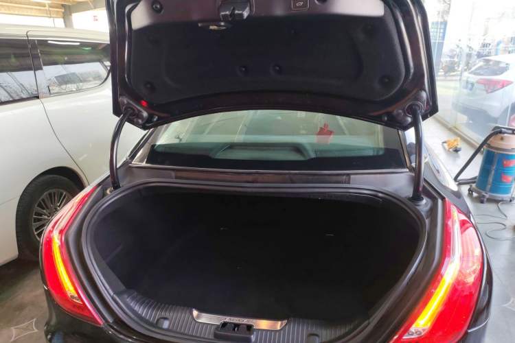 Used Jaguar XJ 2014 XJL 2.0T Two-Wheel-Drive Elegant Business Edition