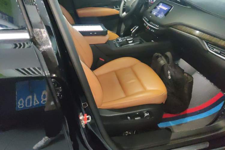 Used Cadillac XT4 2022 28T Two-Wheel Drive Prestige Version Right Front Seat