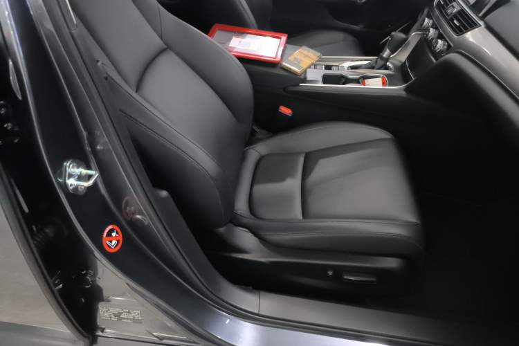 Used Honda Accord 2022 260TURBO Luxury Edition Right Front Seat