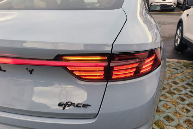 Used Geely Auto Preface 2021 2.0TD Space-Time Edition Hao Yue Right Rear Taillight