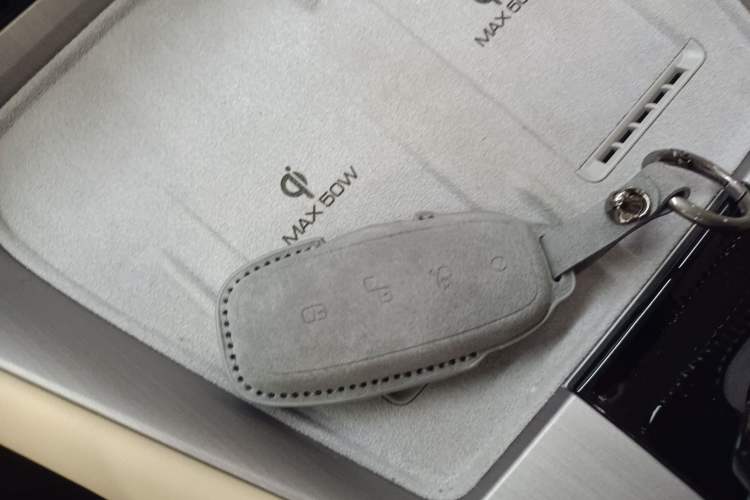 Used Denza N7 2025 630 All-Wheel Drive Intelligent Driving Dual-Laser Flagship Edition Vehicle Key