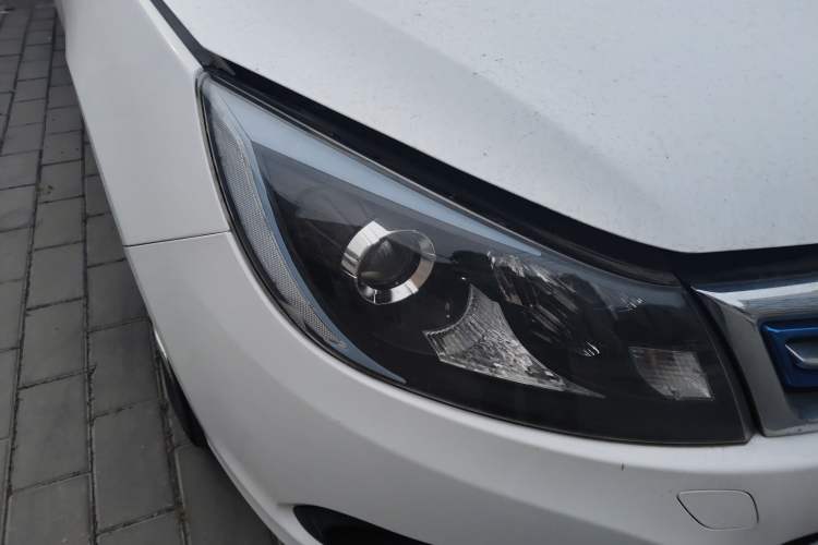 Used BYD e5 2017 300 Prestige Edition Right Front Headlight