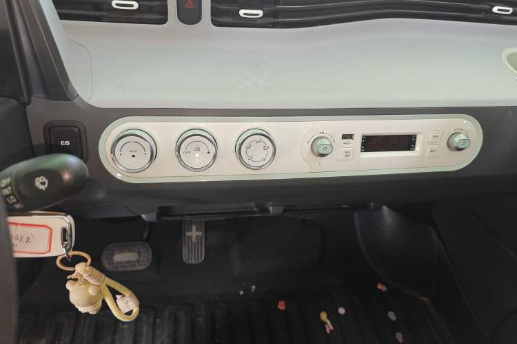 Used Wuling Hongguang MINIEV 2021 Macaron Fashion Model Lithium Iron Phosphate Audio And AC Panel