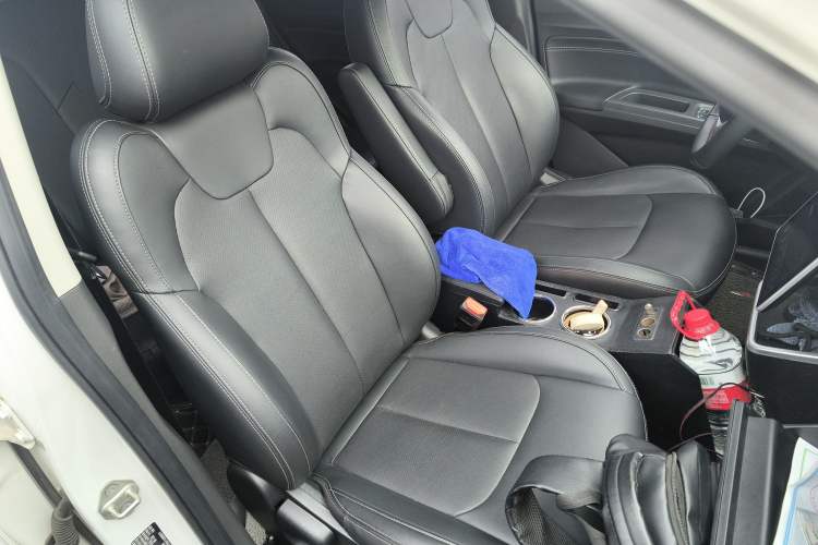 Used NETA V 2021 Long-Range Entertainment Edition Upgrade Model Right Front Seat