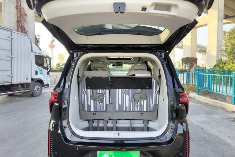 Used FORTHING Xinghai V9 2024 1.5TD 200km Qingyunti Series Premium Version
